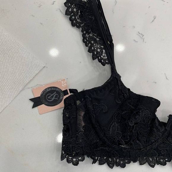 Victoria Secret designer collection bra - Picture 5 of 10